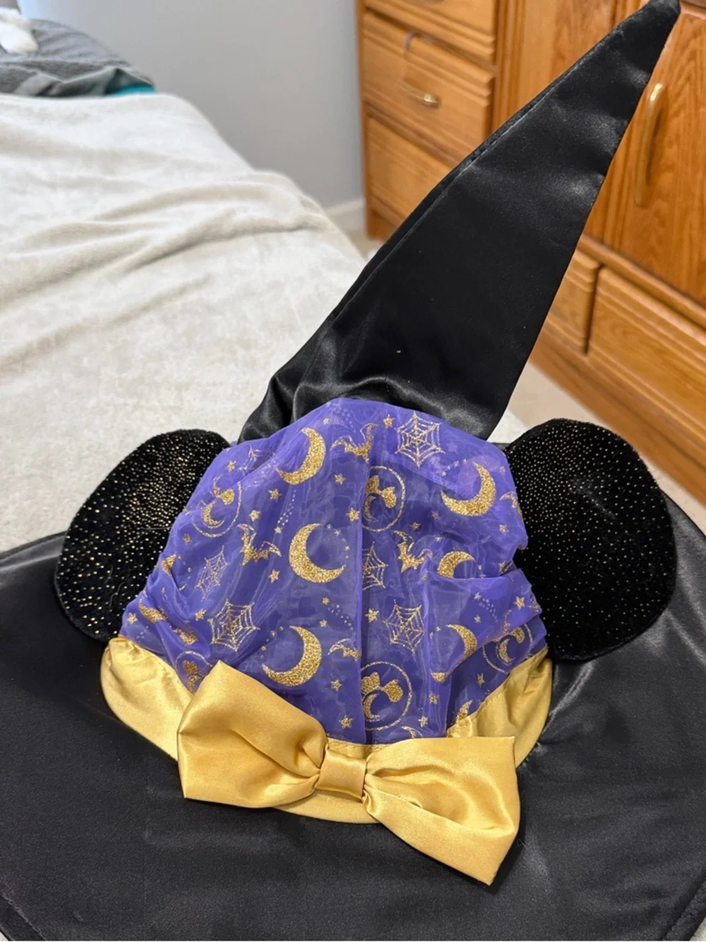 Minnie Mouse witch costume Disney Purple and Gold